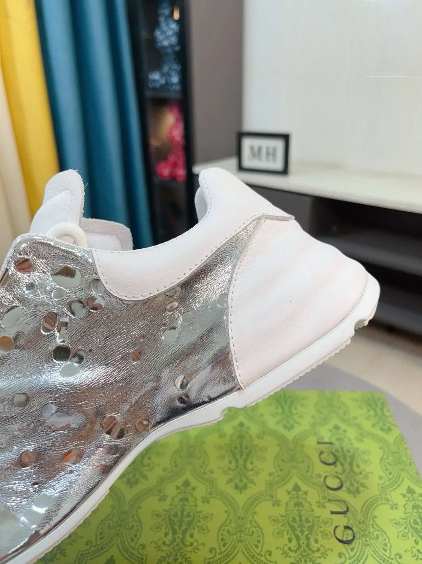 Men's shoes 💰560🌹🌹【GUCCI】pop-up casual sneakers with daddy outsole, breathable and comfortable, easy to walk, versatile style for trendy men, upper with cowhide edge and rhinestone design on the outsole➕genuine leather lining➕Gucci's popular original outsole, sports and running style, super comfortable. Code number 38-44